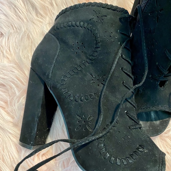 Garania Peep Toe Bootie - Picture 6 of 9